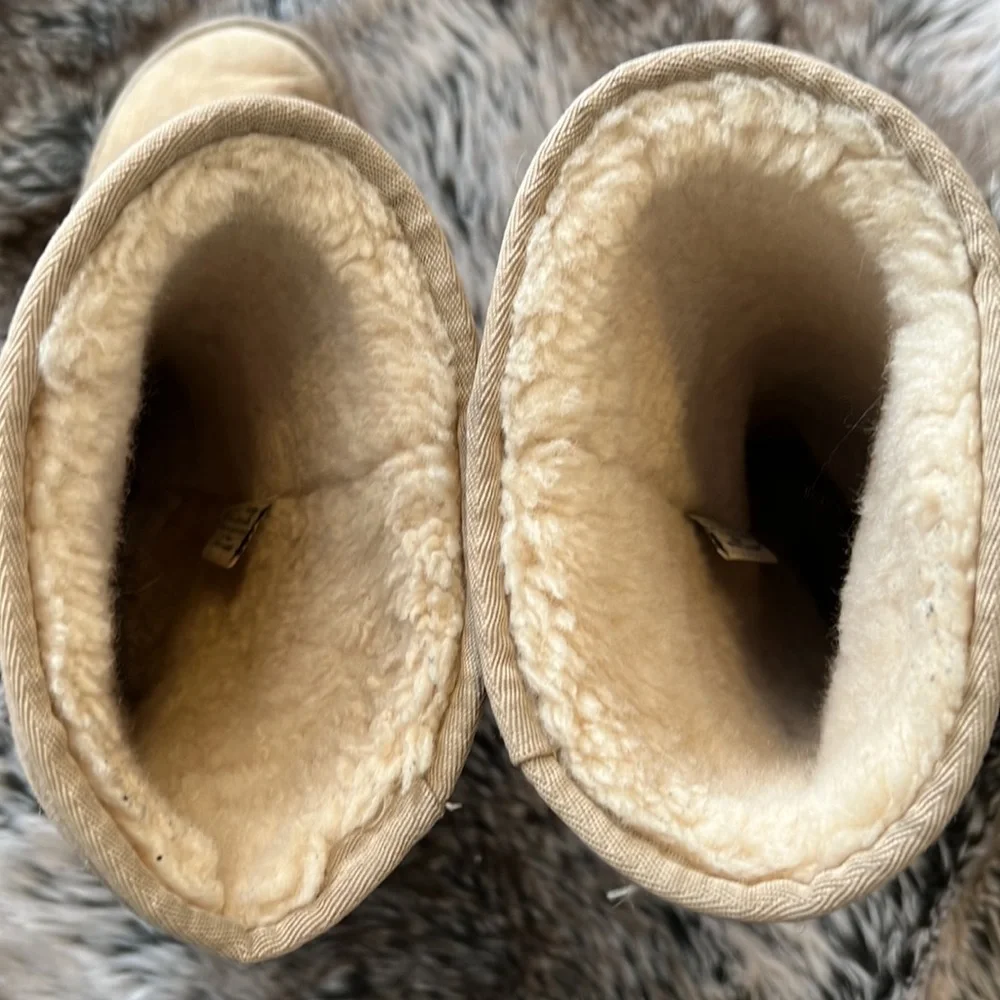 Ugg classic tall boot - Picture 12 of 14